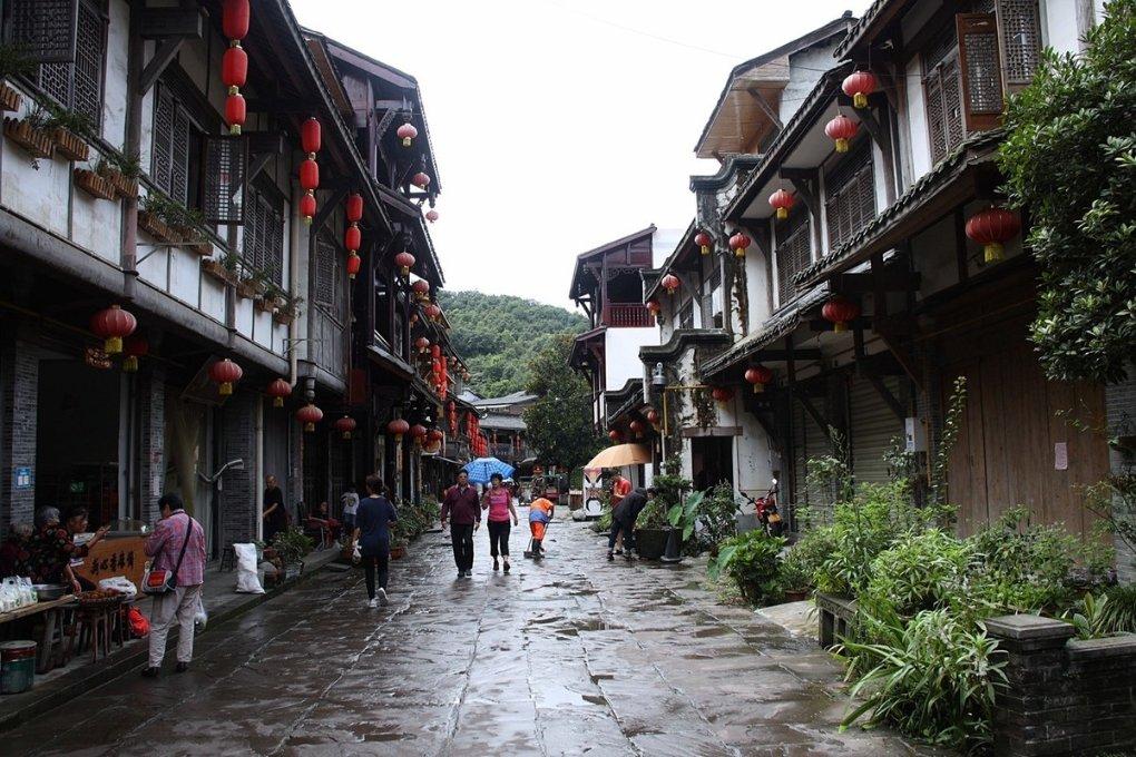 长沙银行：营收表现亮眼，盈利水平维持快增
